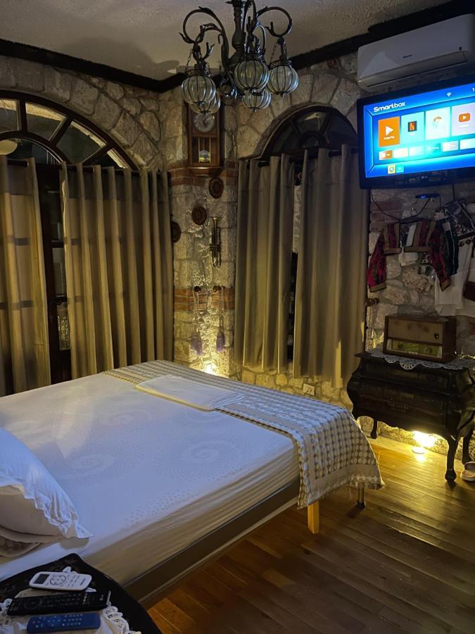 Hotel Solomon&Sons Dhërmi Esterno foto